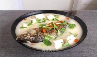 鲫鱼豆腐汤的做法 手把手教你鲜嫩的鲫鱼豆腐汤