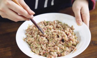 茴香苗猪肉馅饺子怎么调馅 怎么把馅做得好吃