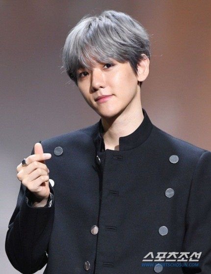 SMTOWN回应边伯贤合约到期 不知道他开公司