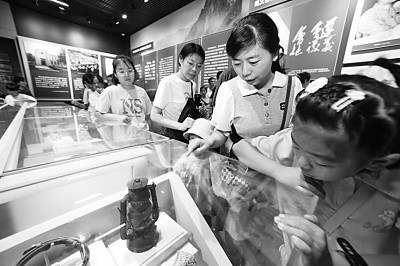 红色旅游人气旺 红色旅游人气旺