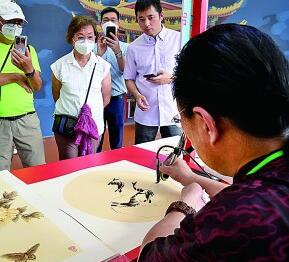 融通中外 促进文明交流互鉴——香港全方位打造中外文化艺术交流中心