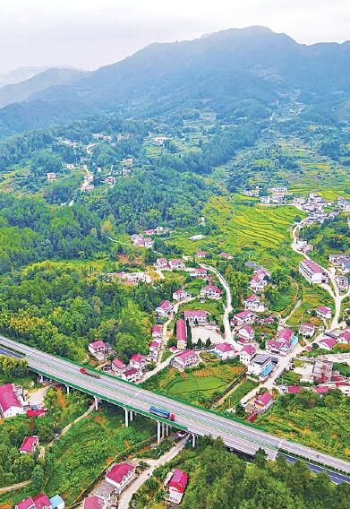 “四好农村路”便民富乡村