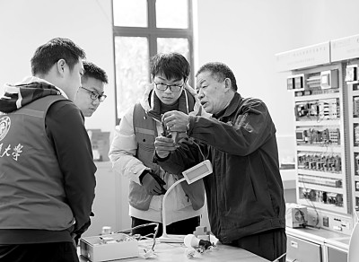 推进教育、科技、人才“三位一体”协同融合发展 推进教育、科技、人才“三位一体”协同融合发展